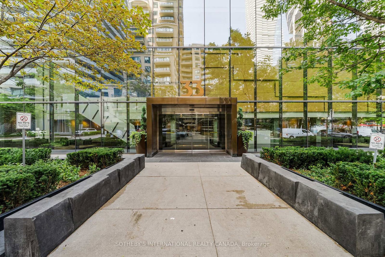 33 Charles Street E, Unit 1611 thumbnail 41