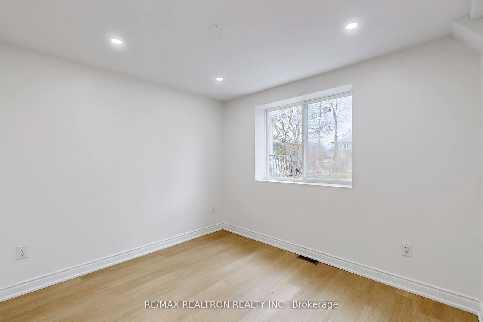 6 Deering Crescent thumbnail 3