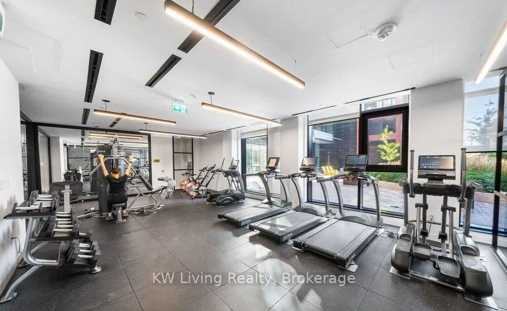 8 Tippett Road, Unit 101 thumbnail 14