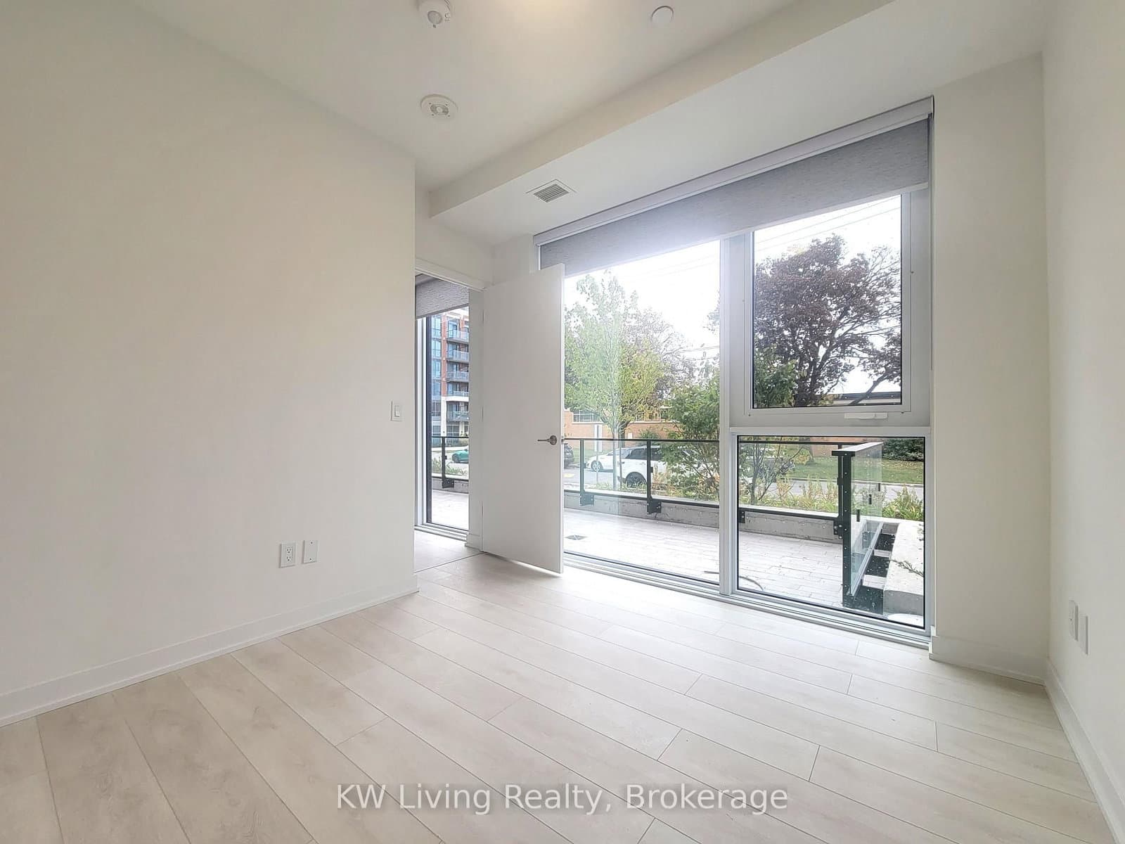 8 Tippett Road, Unit 101 thumbnail 4
