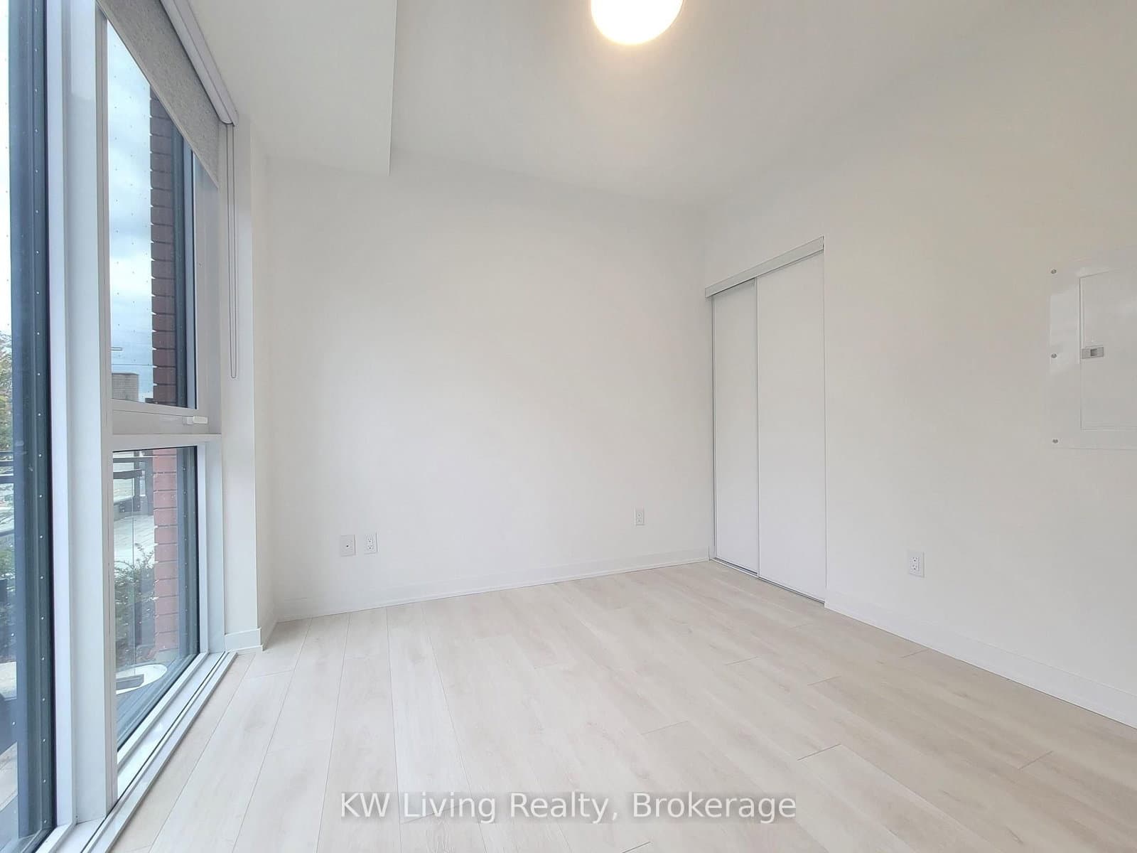 8 Tippett Road, Unit 101 thumbnail 5