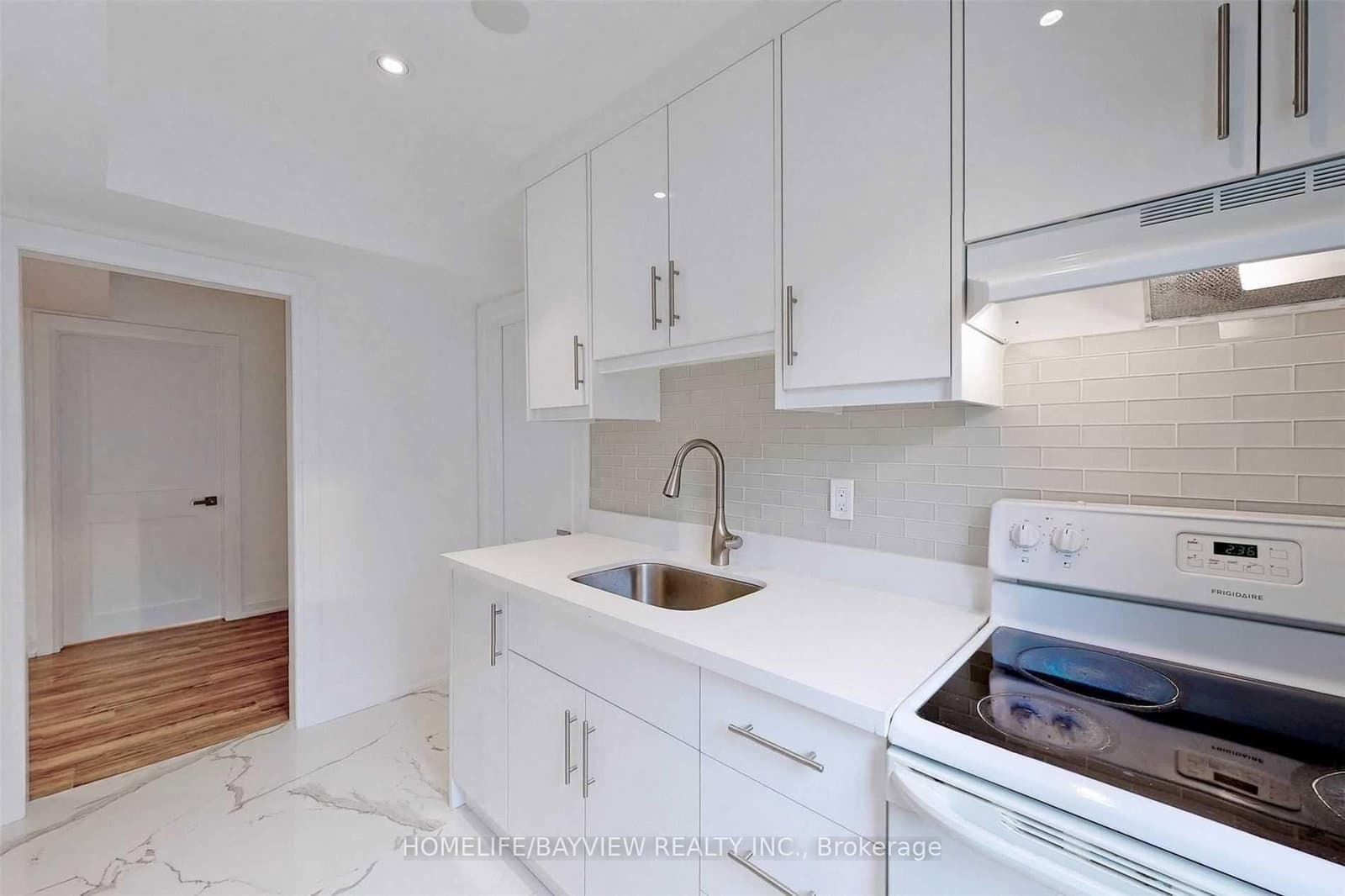 663 Conacher (lower) Drive thumbnail 11