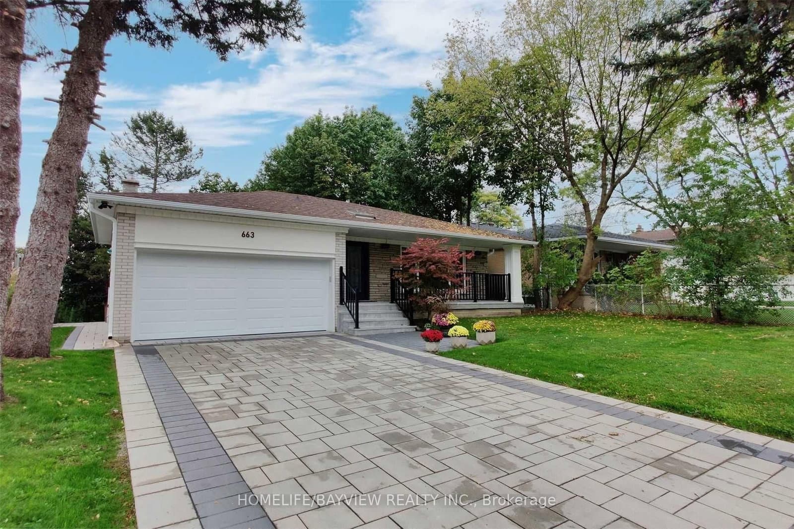 663 Conacher (lower) Drive thumbnail 3