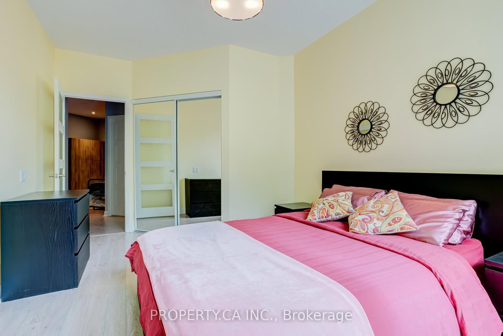 525 Wilson Avenue, Unit 118 thumbnail 13