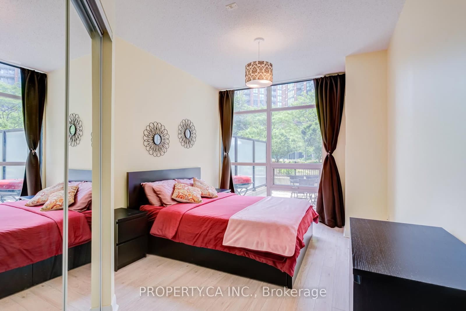 525 Wilson Avenue, Unit 118 thumbnail 14