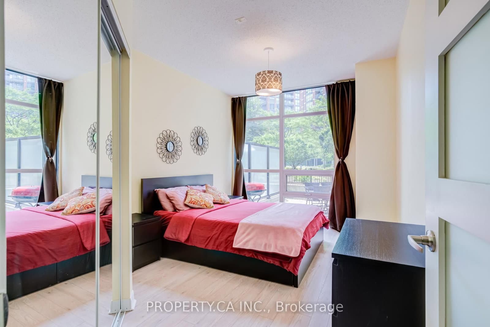 525 Wilson Avenue, Unit 118 thumbnail 15