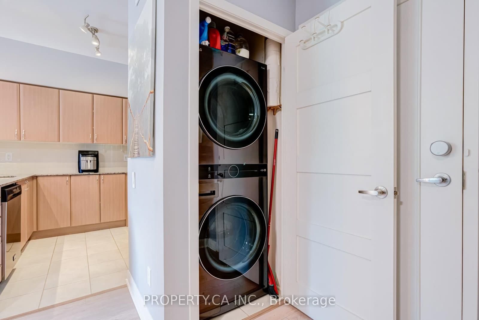 525 Wilson Avenue, Unit 118 thumbnail 21
