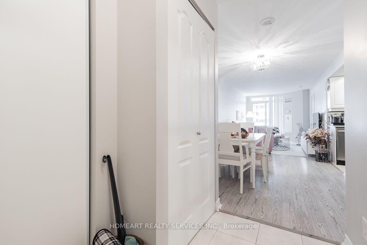 3 Rean Drive, Unit 2012 thumbnail 4