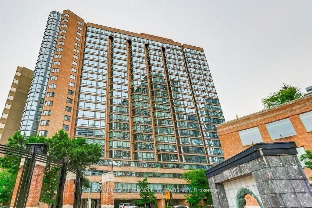 #407 - 1055 Bay Street