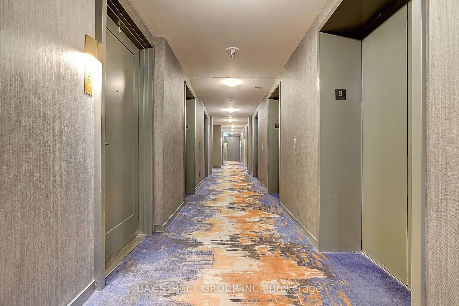 50 Charles Street E, Unit 910 thumbnail 9