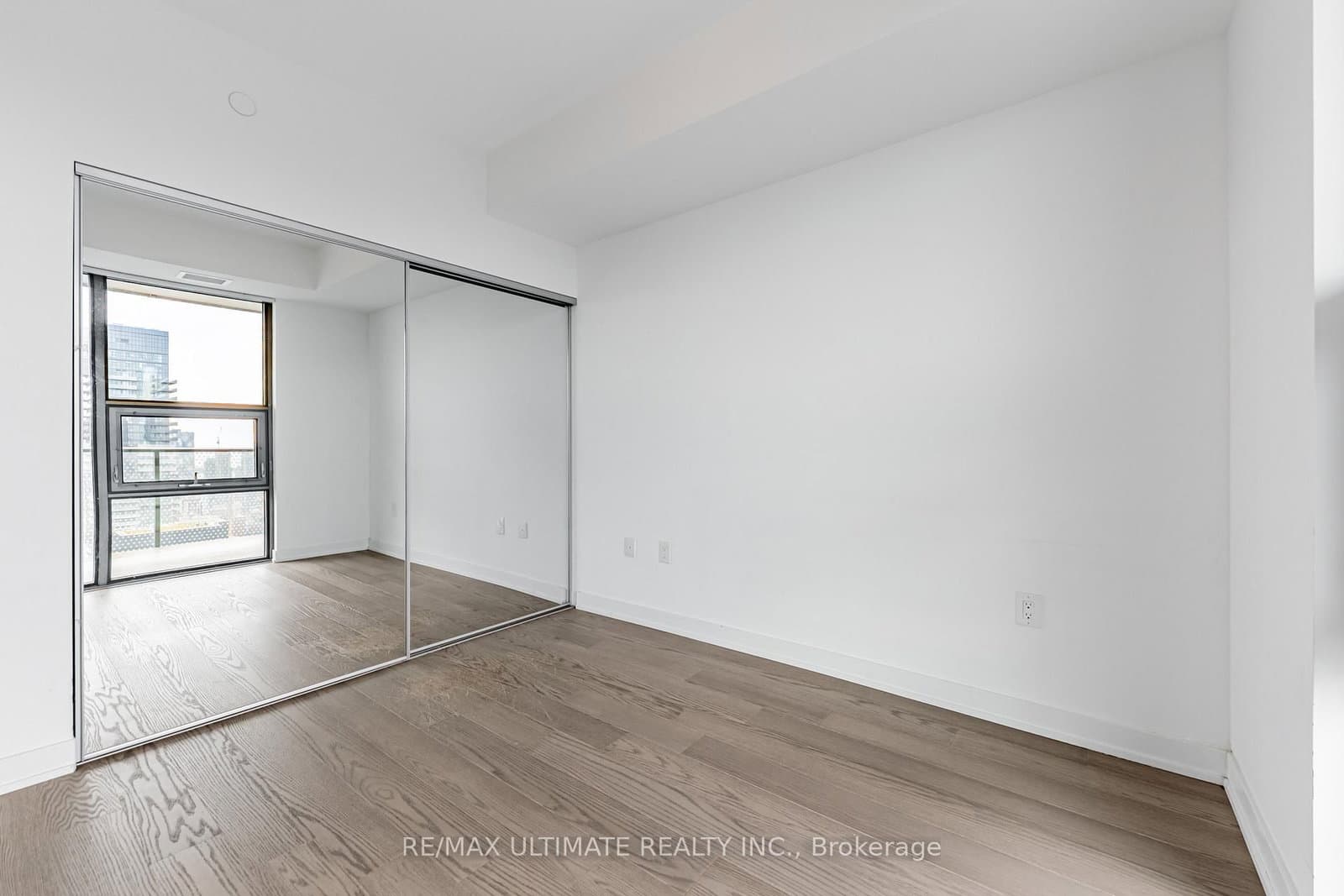 11 Wellesley Street W, Unit 5003 thumbnail 10