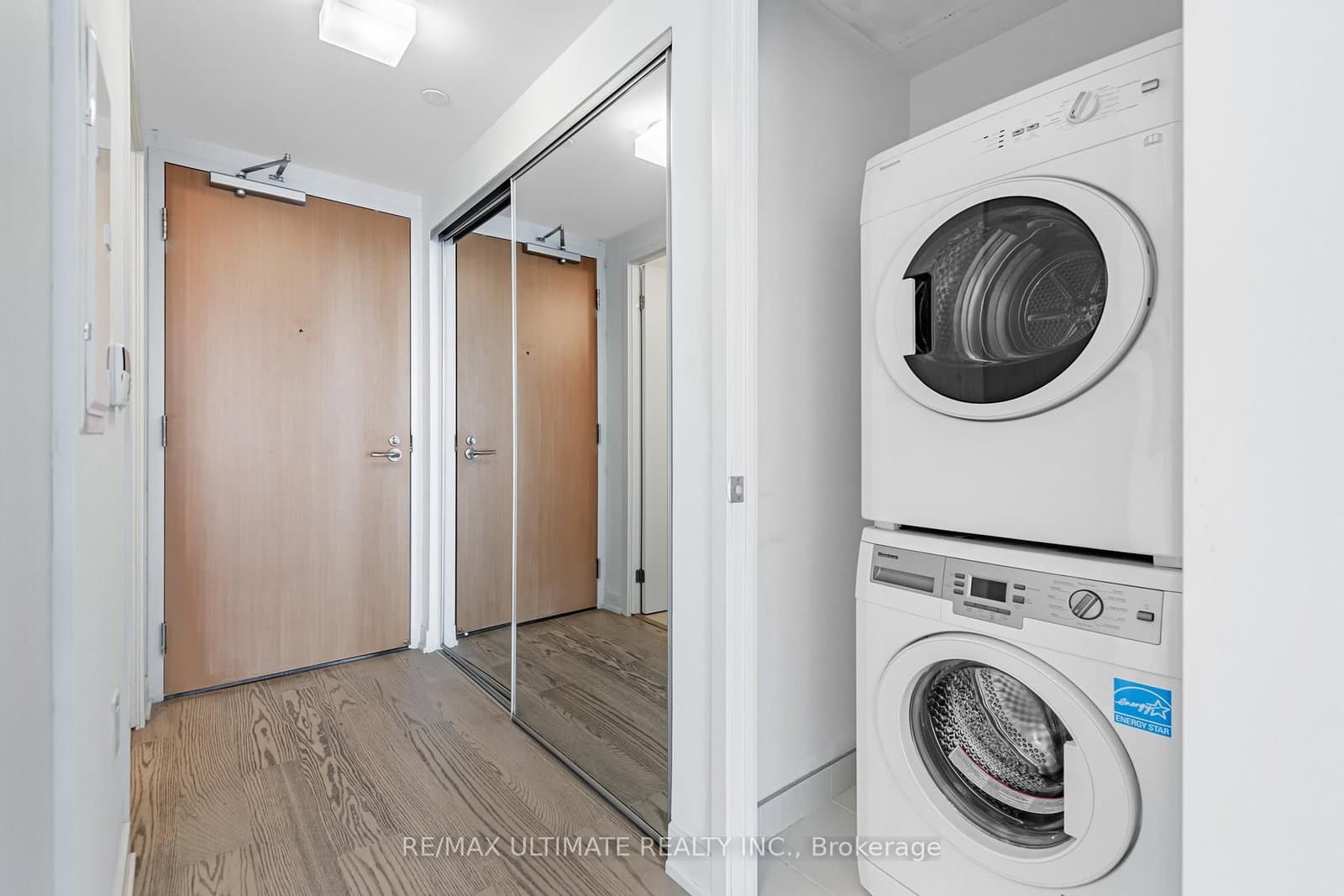 11 Wellesley Street W, Unit 5003 thumbnail 16