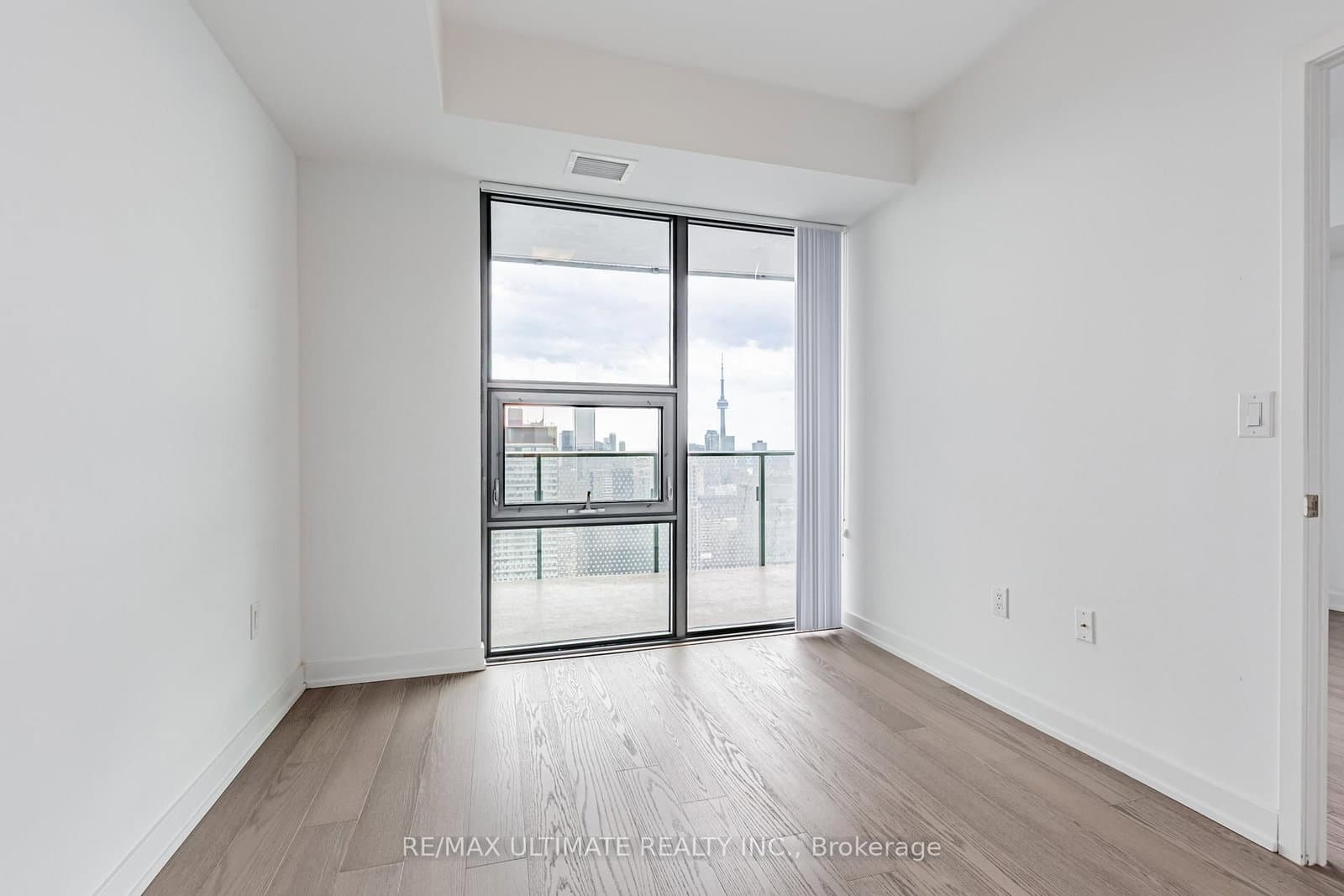 11 Wellesley Street W, Unit 5003 thumbnail 2