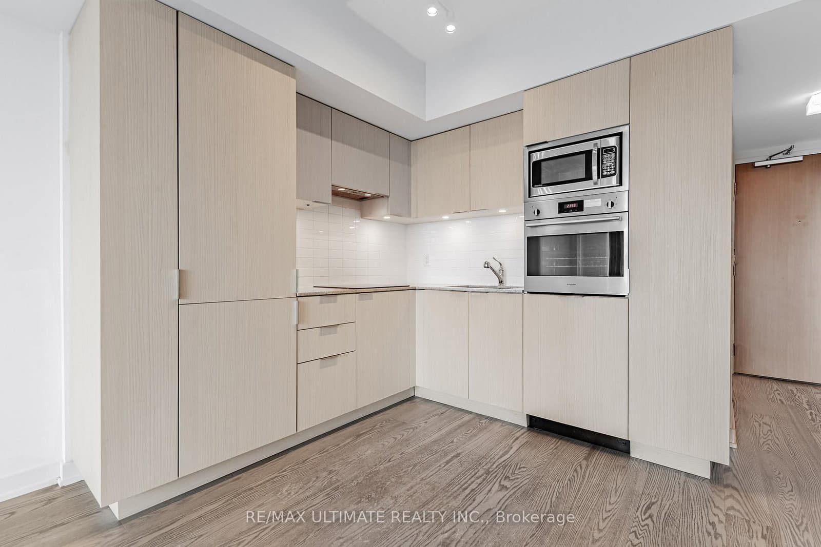 11 Wellesley Street W, Unit 5003 thumbnail 3