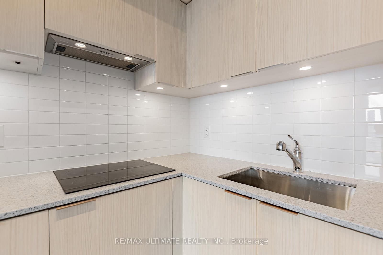 11 Wellesley Street W, Unit 5003 thumbnail 4