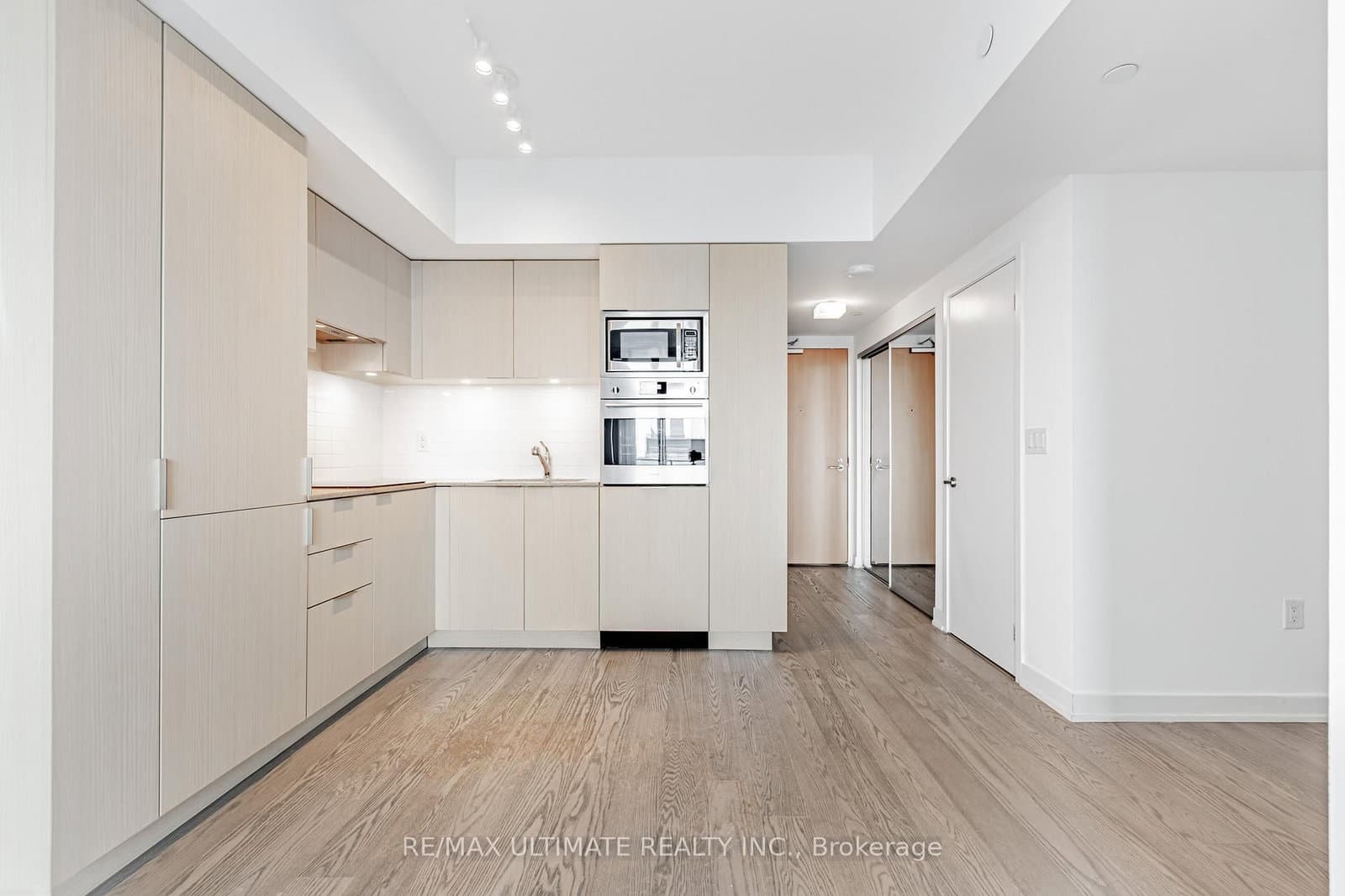 11 Wellesley Street W, Unit 5003 thumbnail 5
