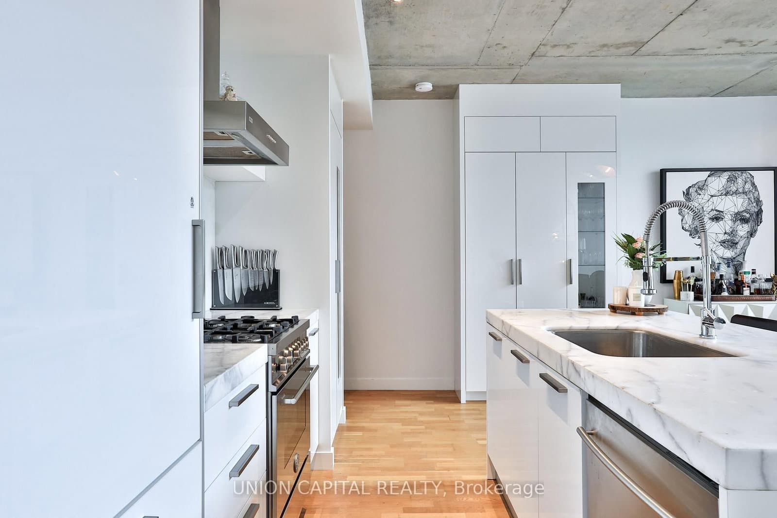 75 Portland Street, Unit 504 thumbnail 10