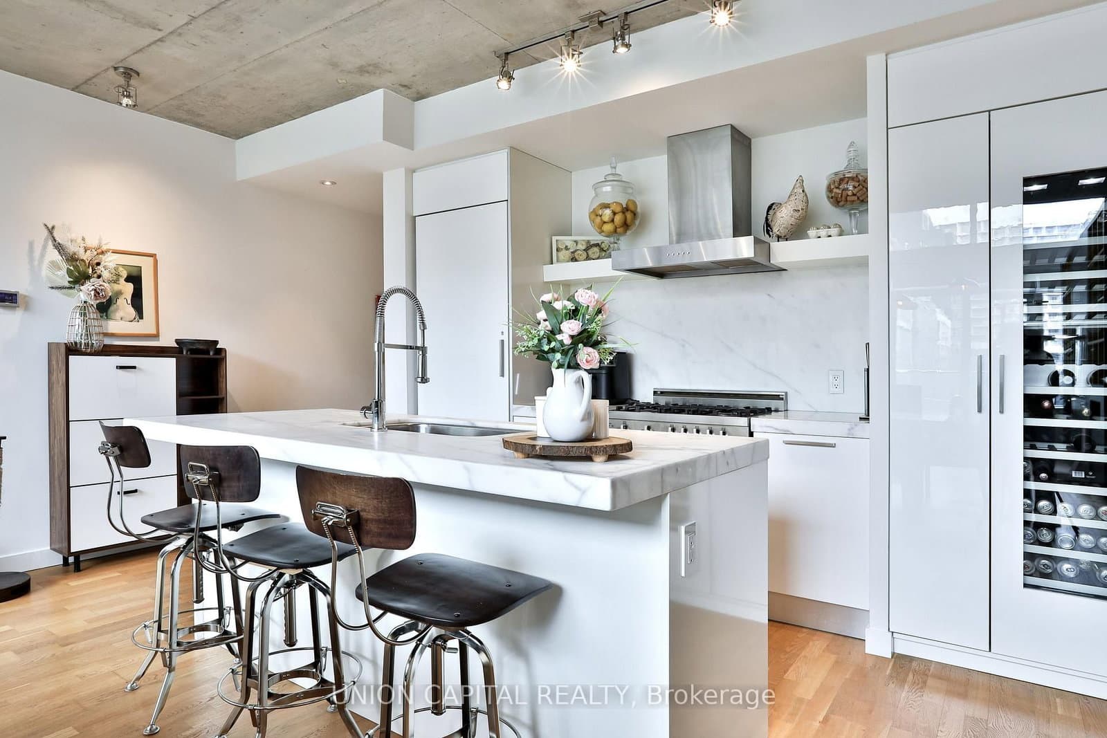 75 Portland Street, Unit 504 thumbnail 11