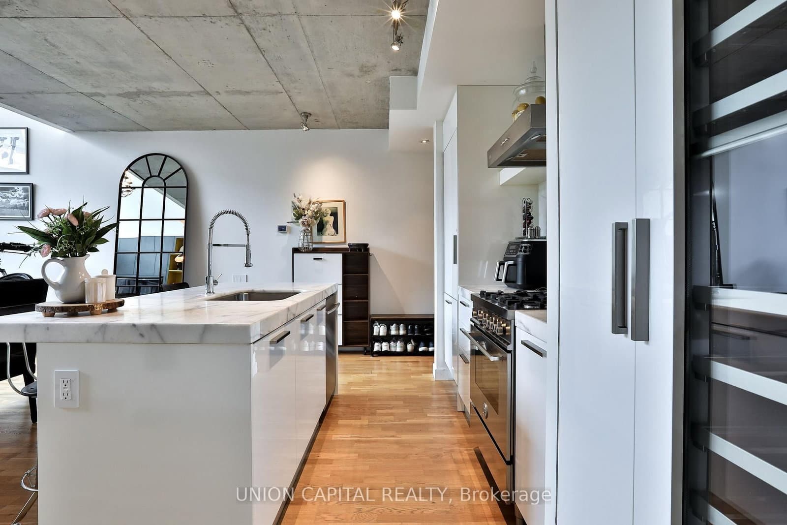 75 Portland Street, Unit 504 thumbnail 12