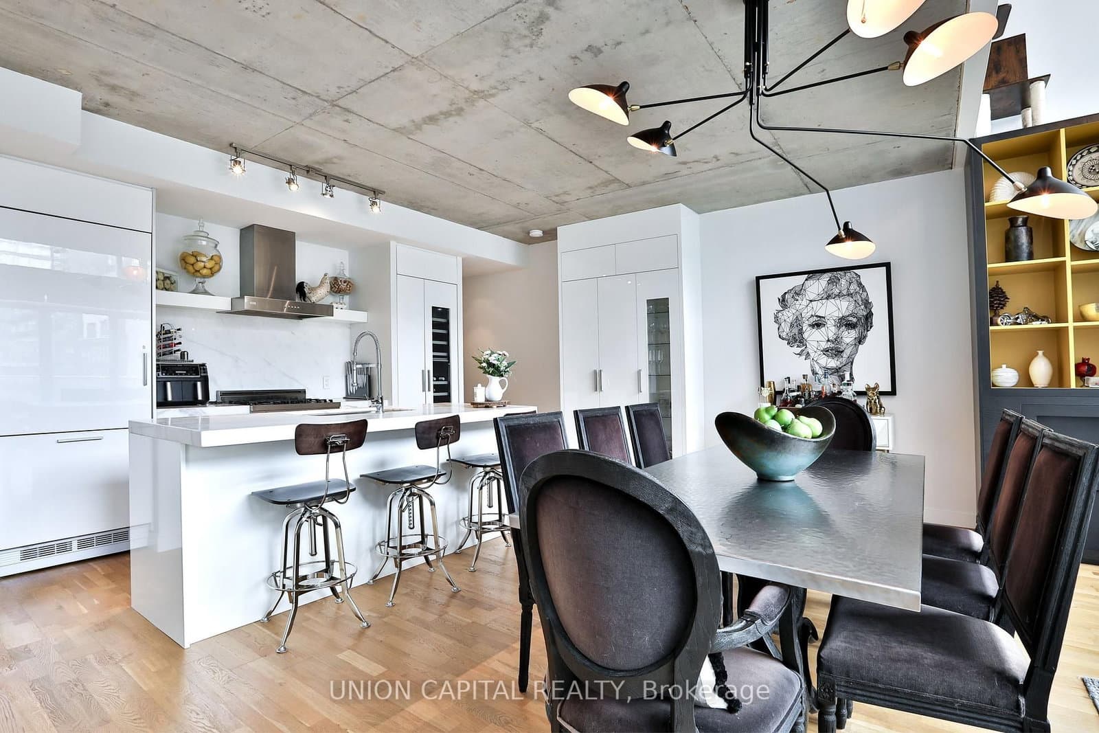 75 Portland Street, Unit 504 thumbnail 2