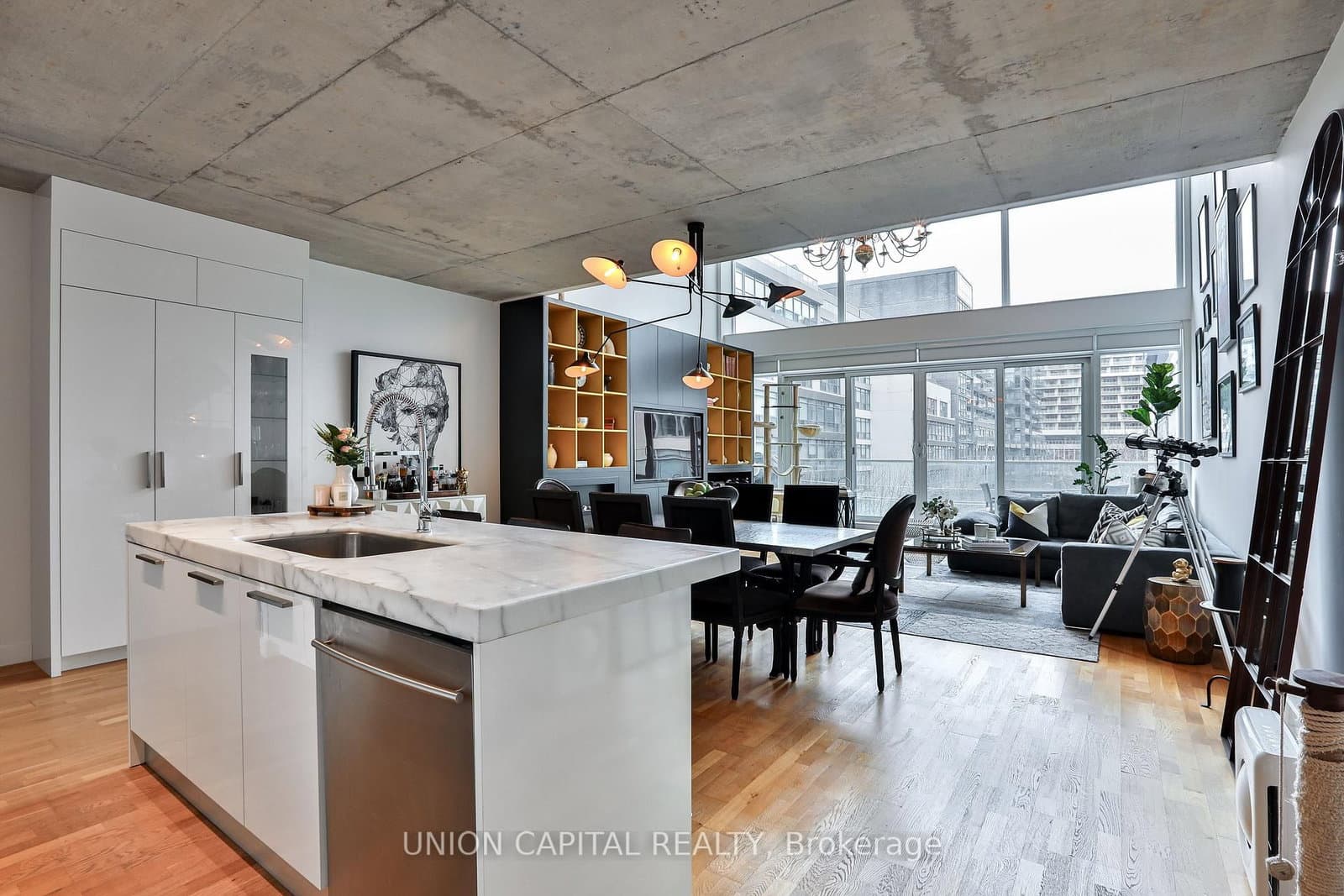 75 Portland Street, Unit 504 thumbnail 3
