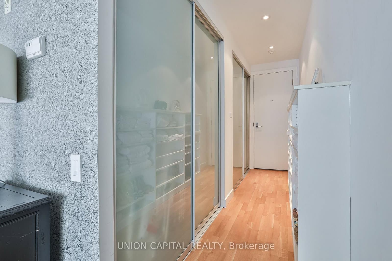 75 Portland Street, Unit 504 thumbnail 32