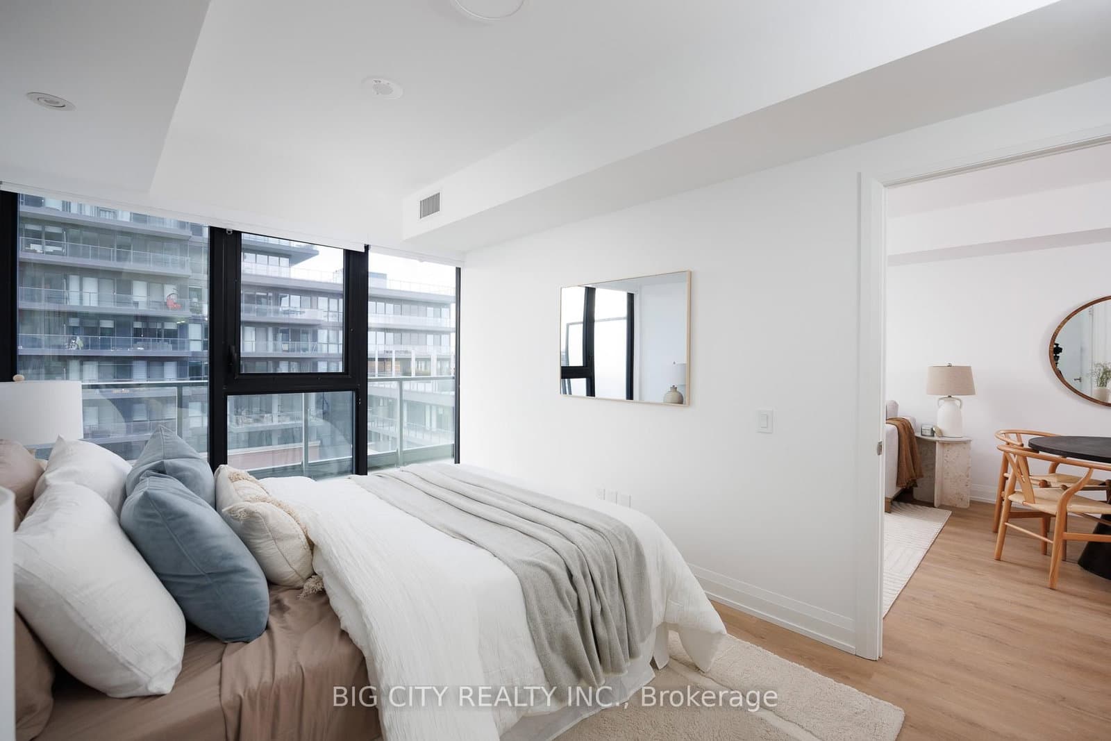 36 Brentcliffe Road, Unit 1403 thumbnail 11