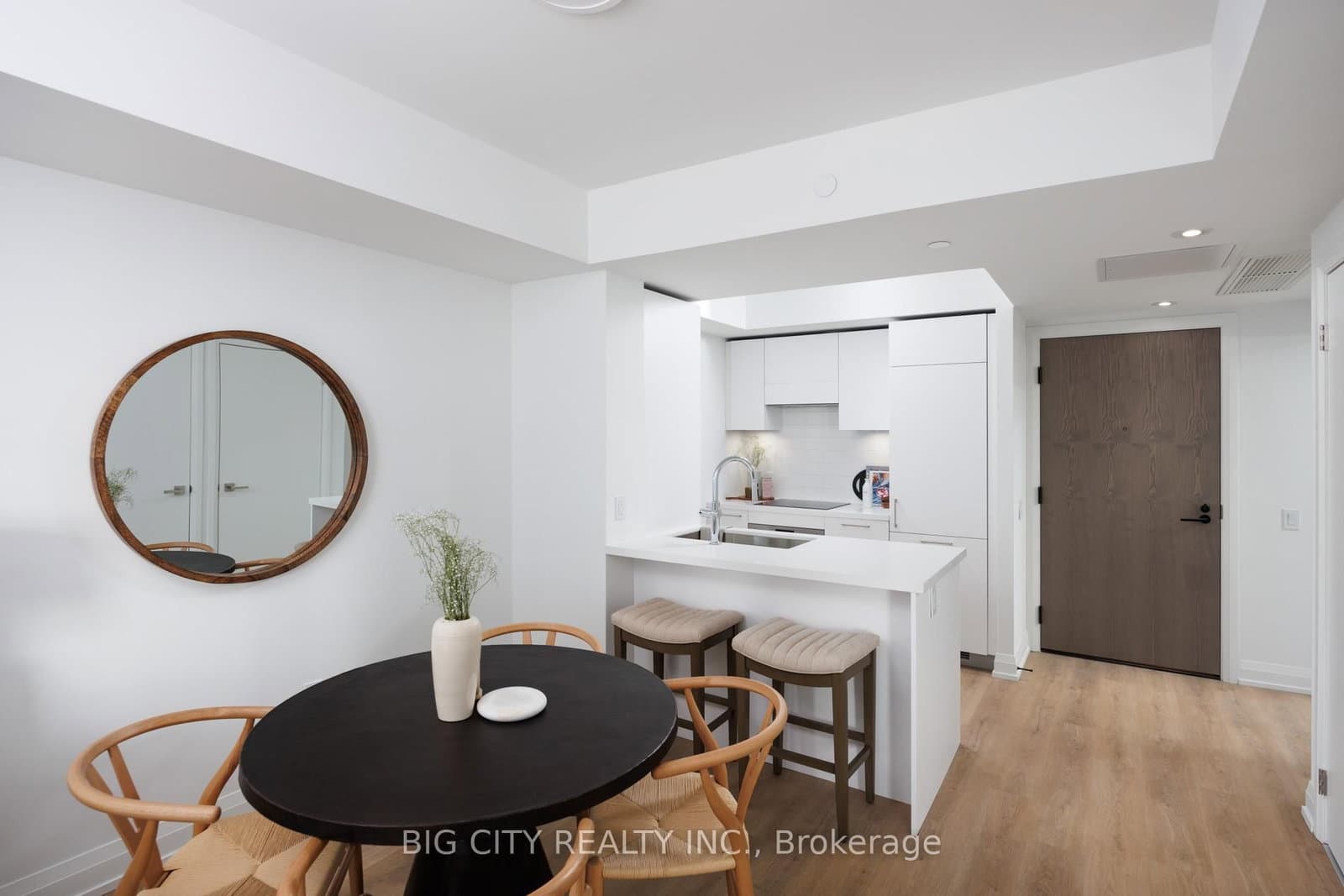 36 Brentcliffe Road, Unit 1403 thumbnail 4