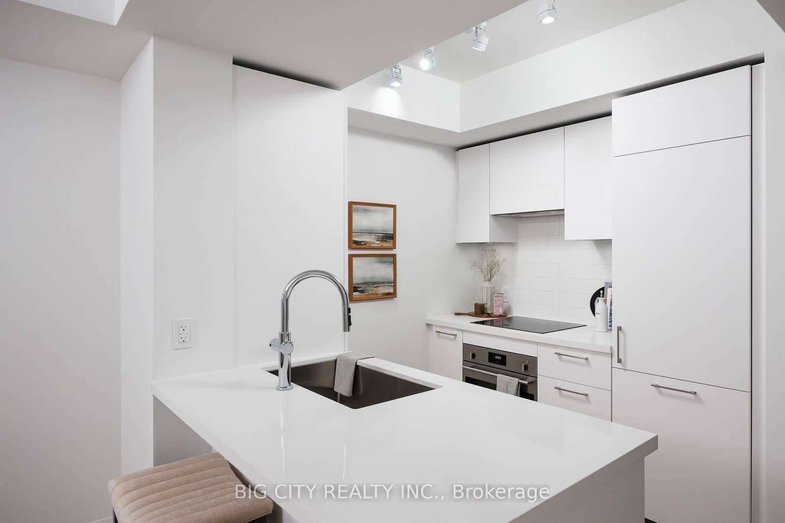 36 Brentcliffe Road, Unit 1403 thumbnail 5