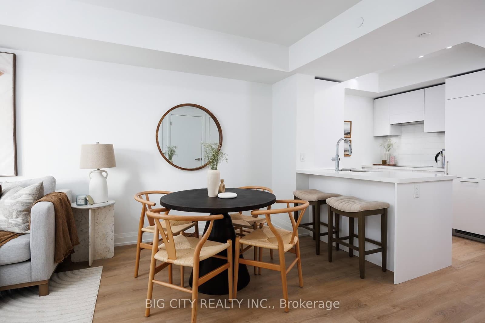 36 Brentcliffe Road, Unit 1403 thumbnail 6