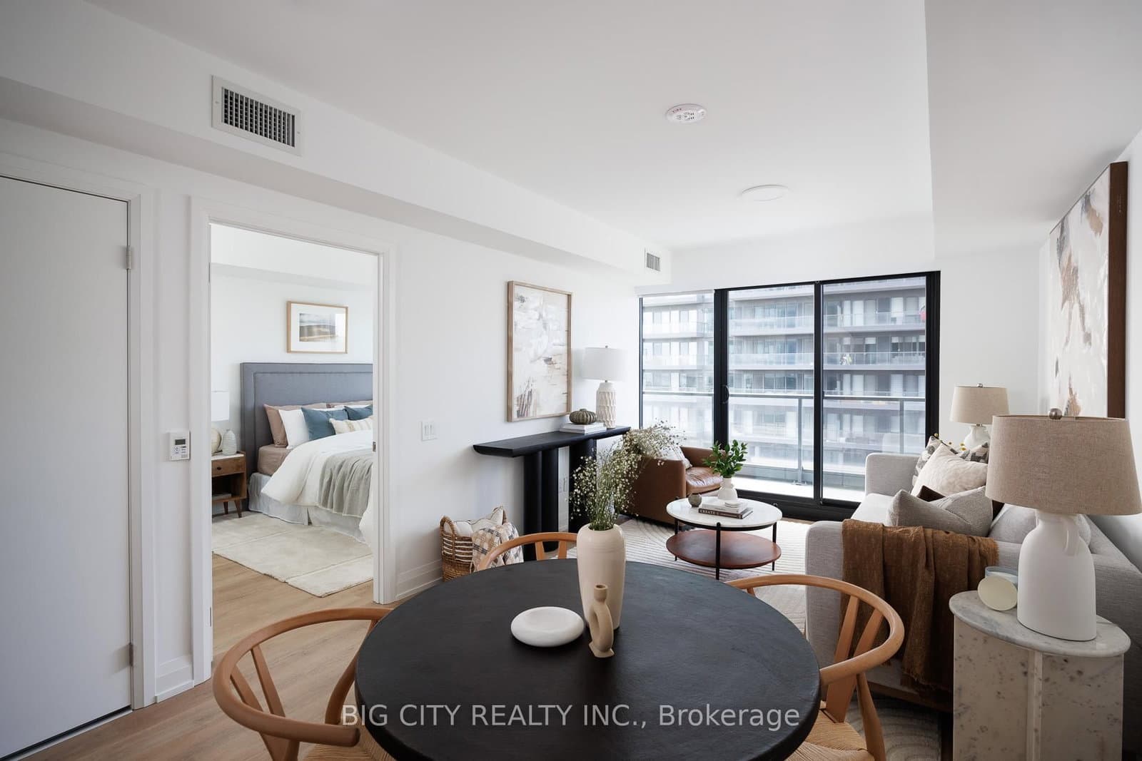 36 Brentcliffe Road, Unit 1403 thumbnail 9