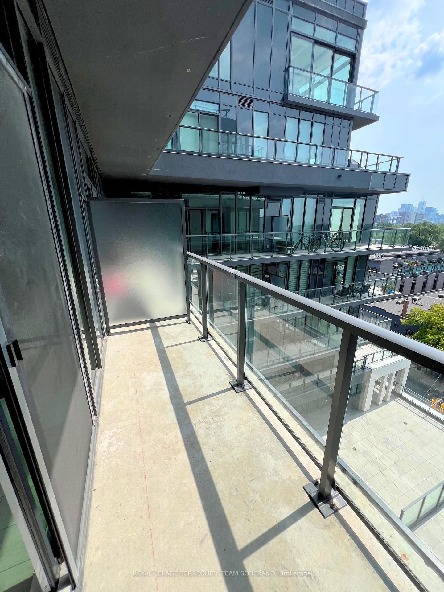 500 Dupont Street, Unit 721 thumbnail 16