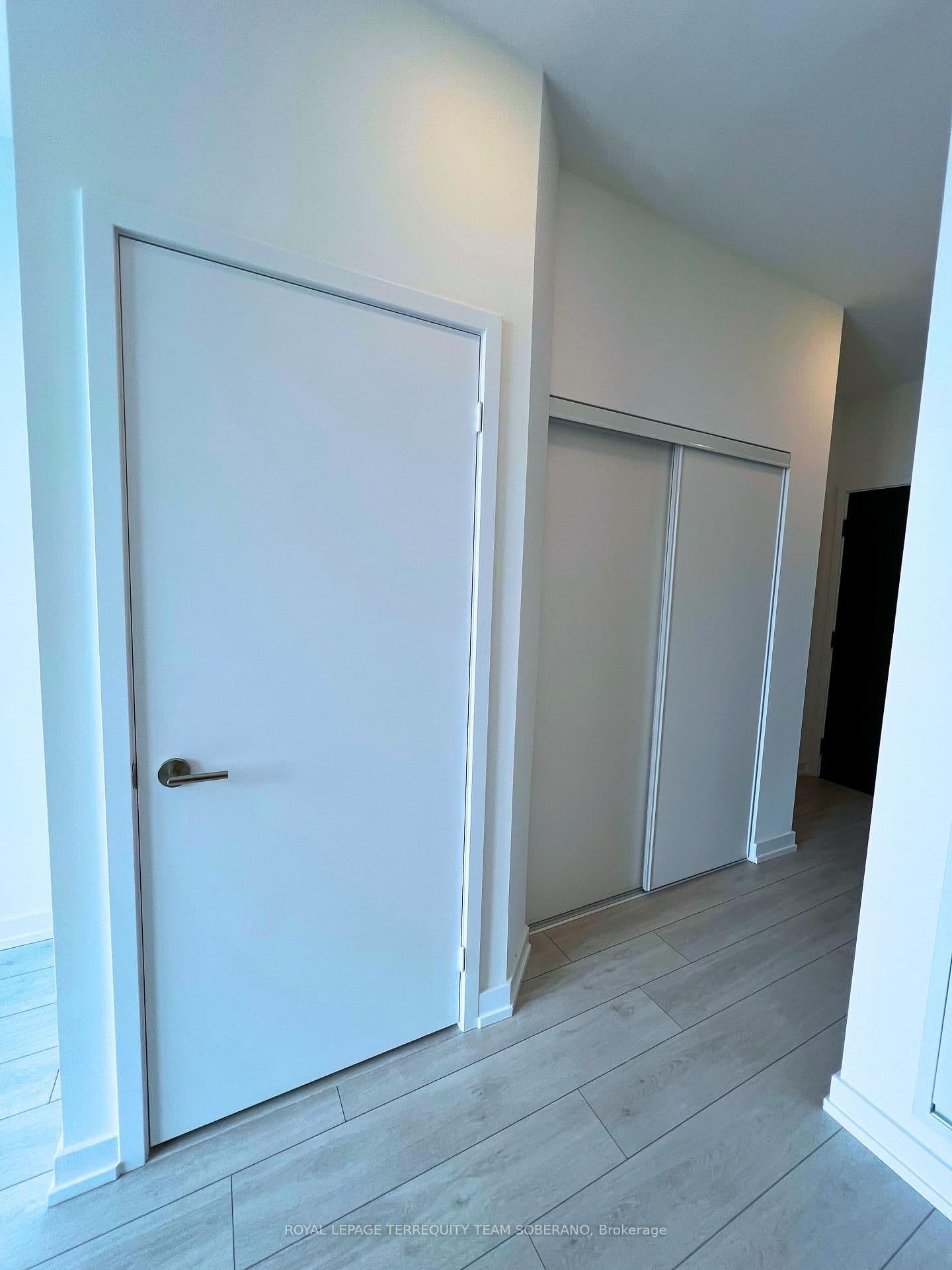 500 Dupont Street, Unit 721 thumbnail 6