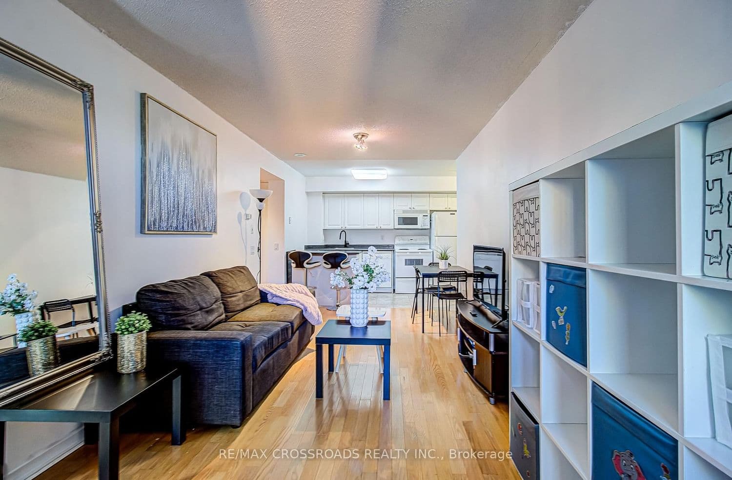 30 Harrison Garden Boulevard, Unit 1512 thumbnail 13