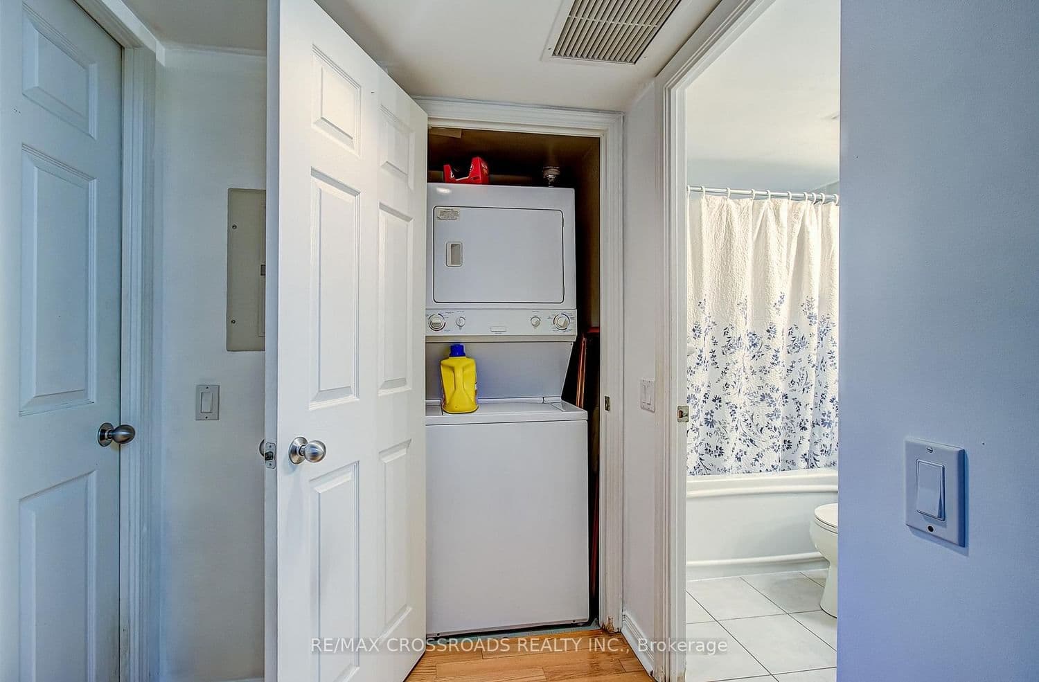 30 Harrison Garden Boulevard, Unit 1512 thumbnail 15