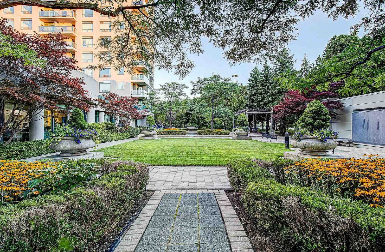 30 Harrison Garden Boulevard, Unit 1512 thumbnail 24