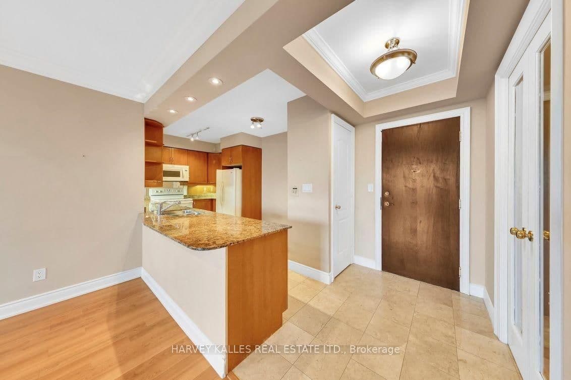 38 William Carson Crescent, Unit 722 thumbnail 7