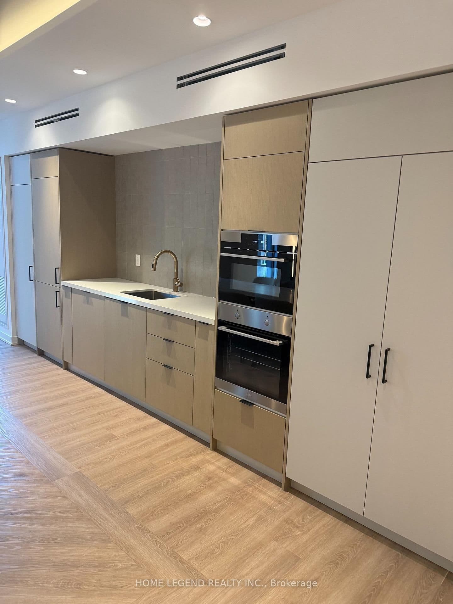100 Queen Street E, Unit 2115 thumbnail 14