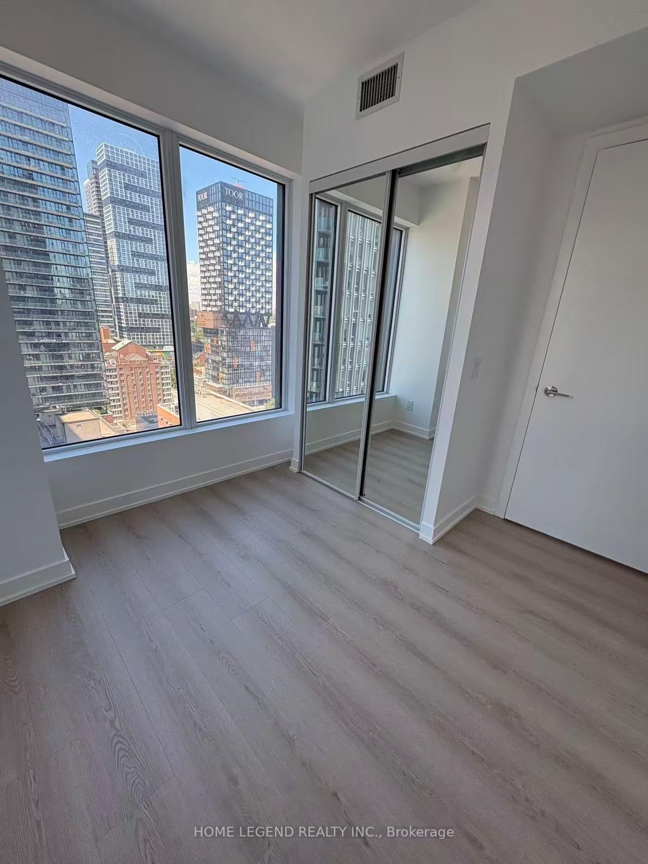 100 Queen Street E, Unit 2115 thumbnail 5