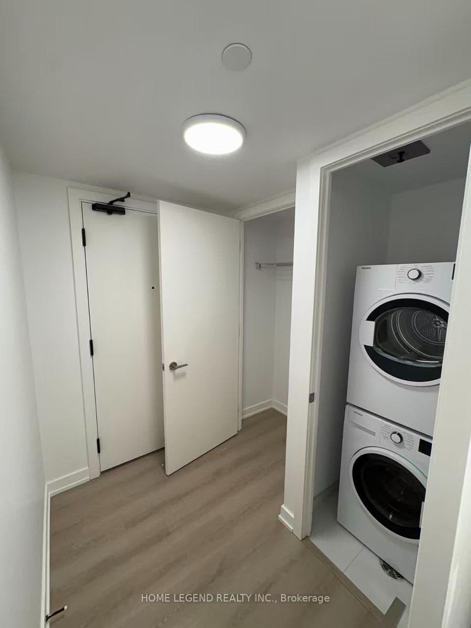 100 Queen Street E, Unit 2115 thumbnail 6