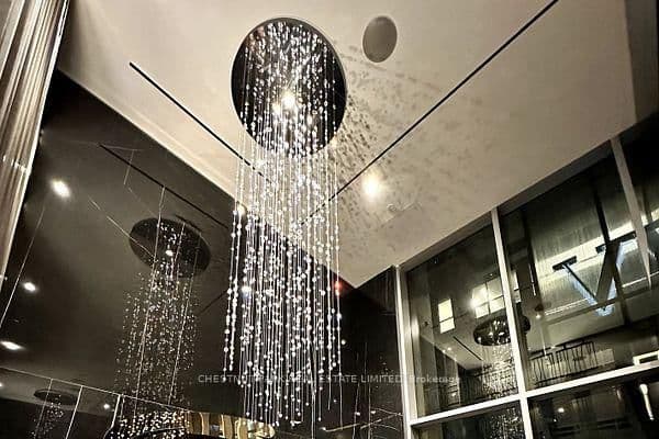 11 Yorkville Avenue, Unit 1811 thumbnail 3