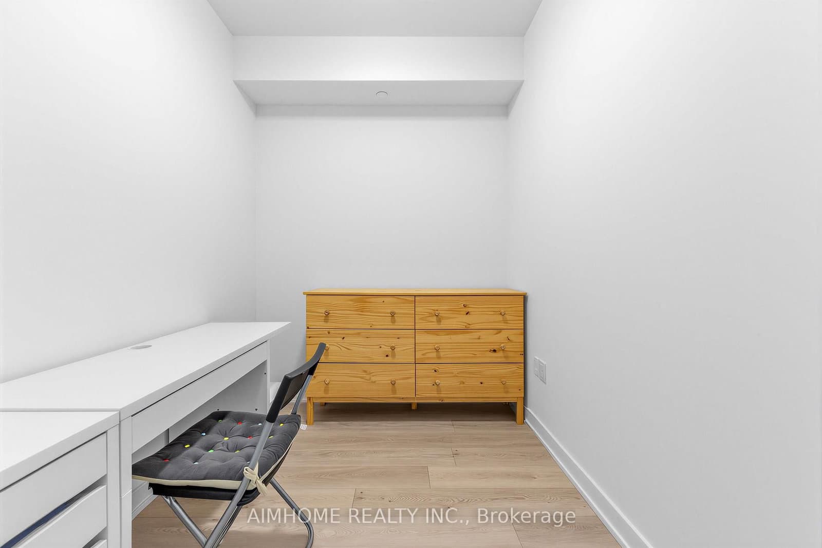 15 Queens Quay E, Unit 409 thumbnail 12