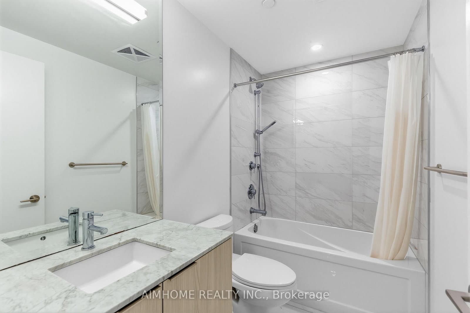 15 Queens Quay E, Unit 409 thumbnail 14