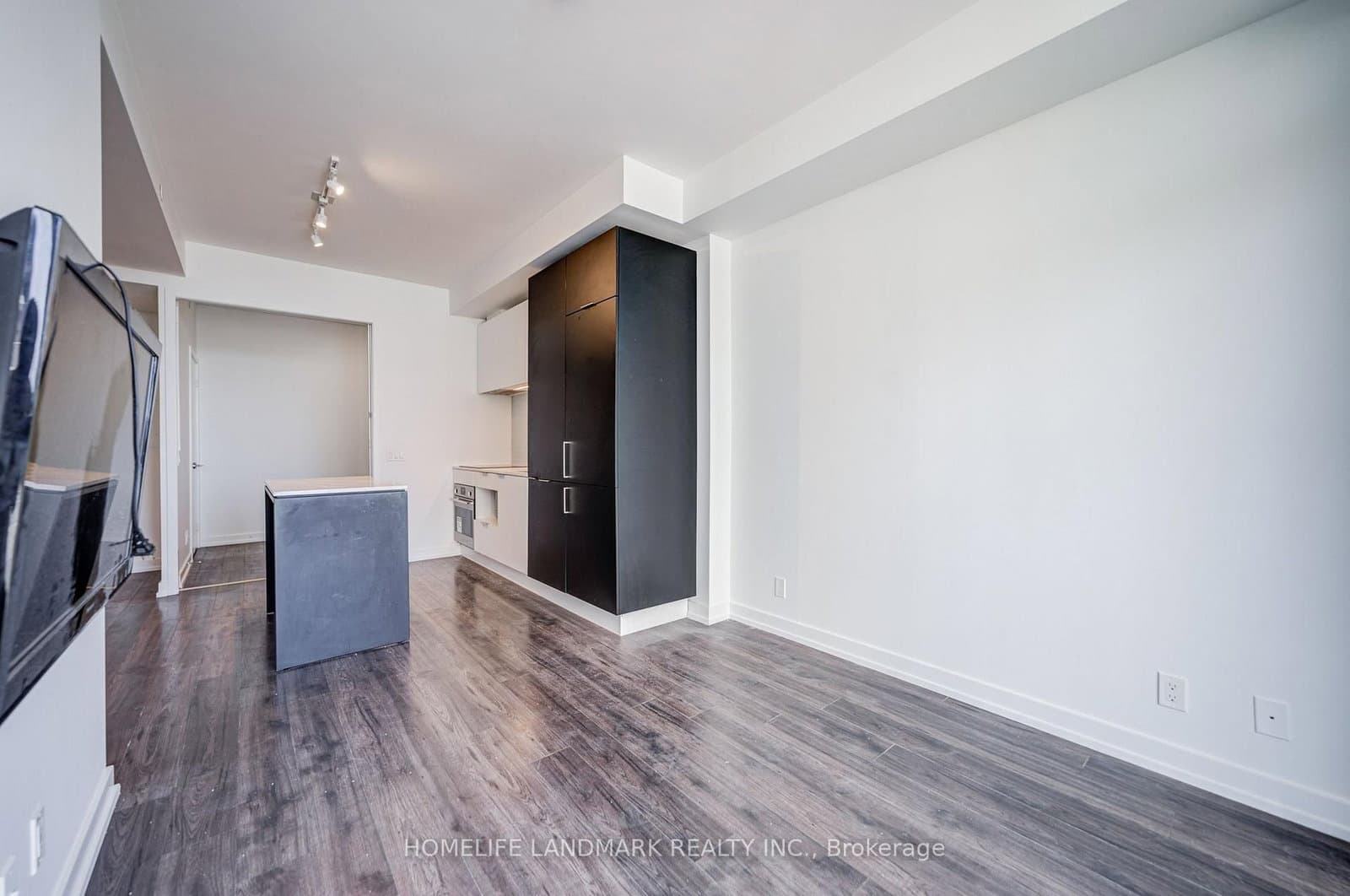 33 Helendale Avenue, Unit 601 thumbnail 18
