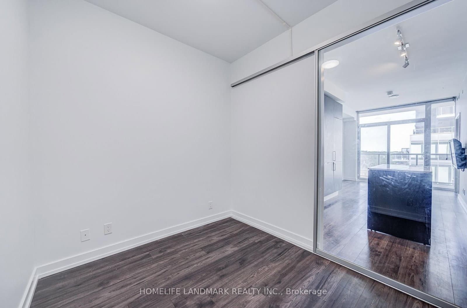 33 Helendale Avenue, Unit 601 thumbnail 29