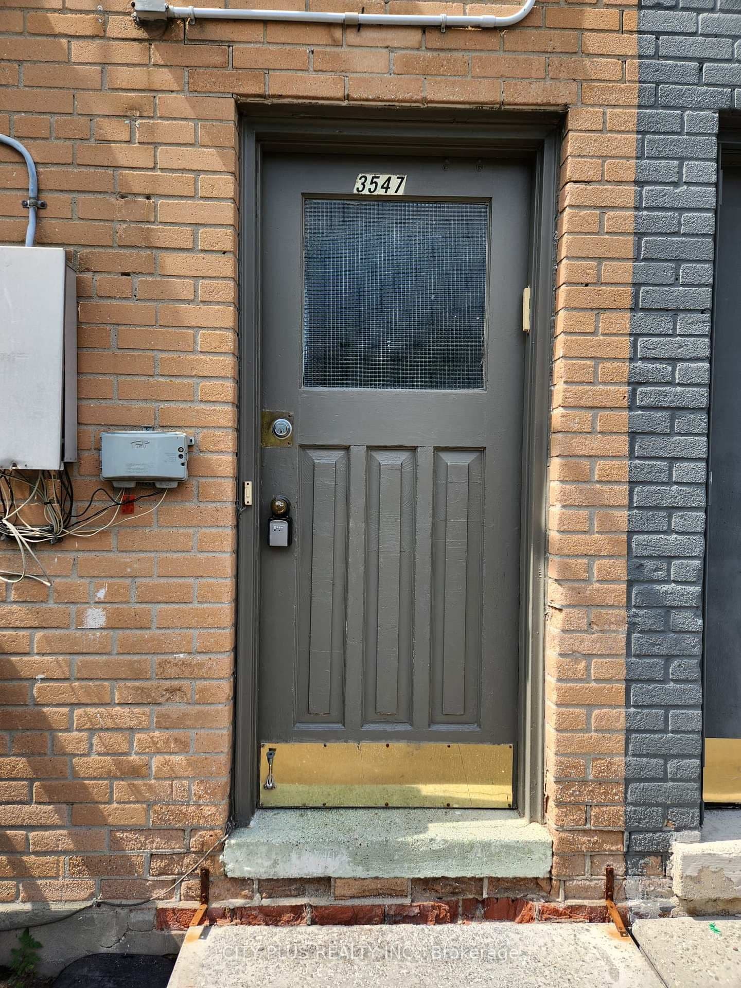 3547 Bathurst Street, Unit 2 thumbnail 15