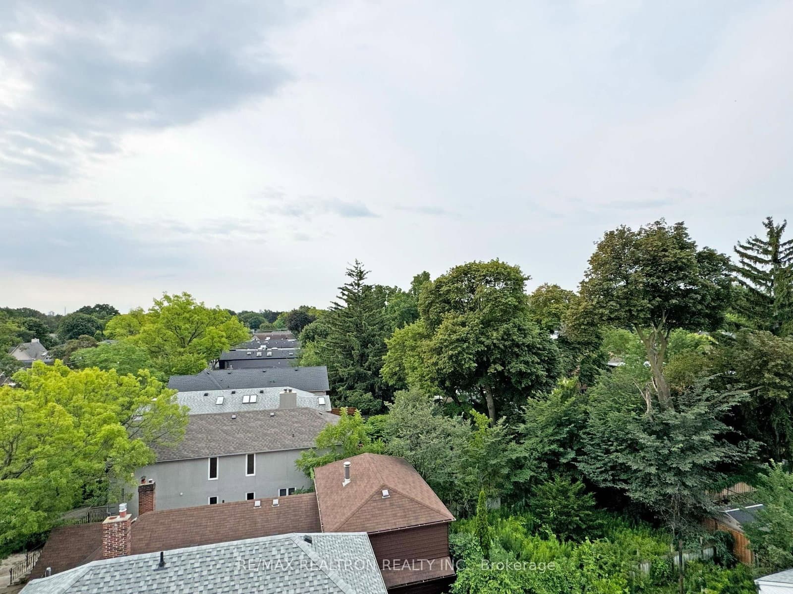 525 Eglinton Avenue E, Unit 804 thumbnail 11