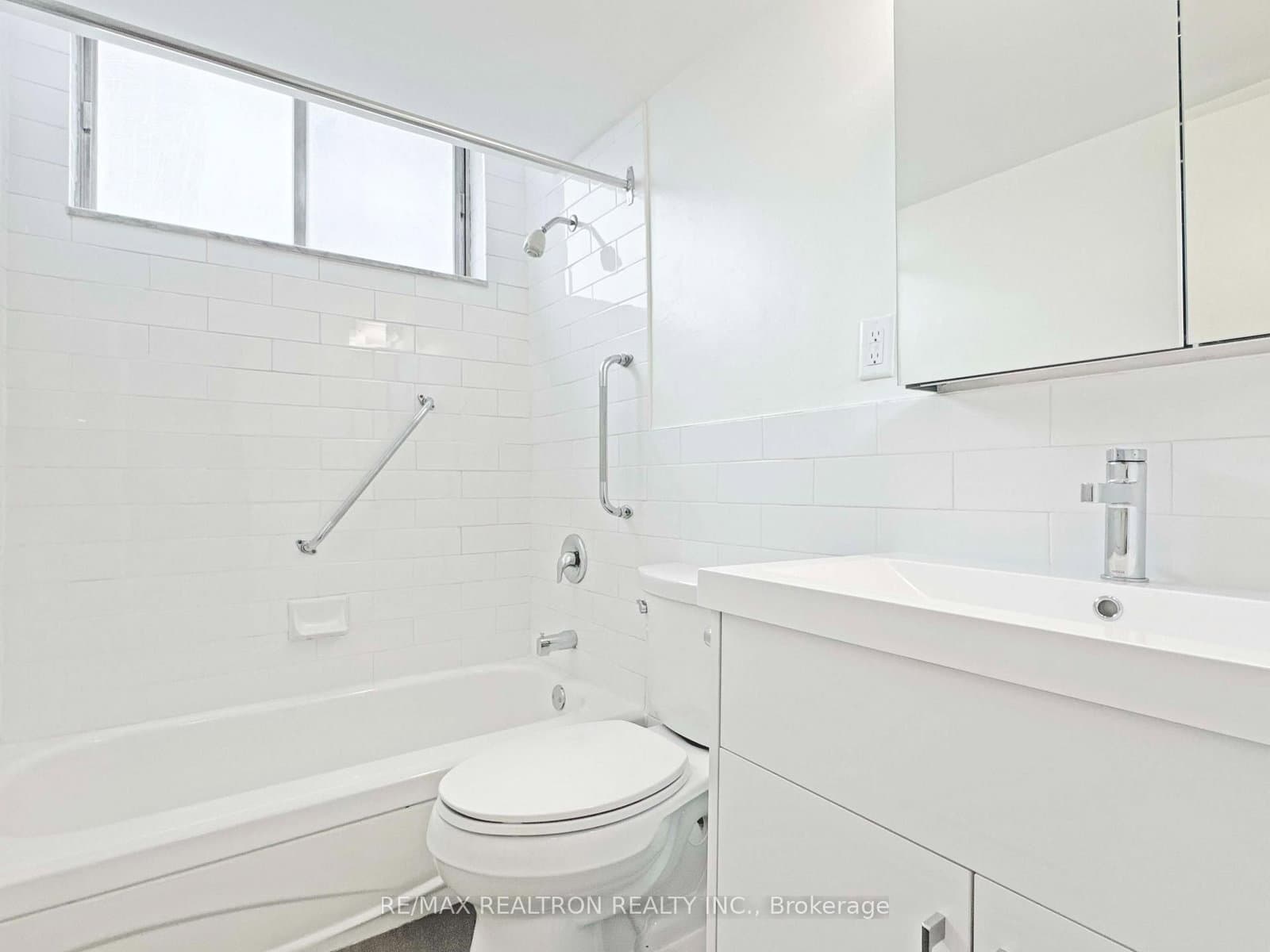 525 Eglinton Avenue E, Unit 804 thumbnail 9