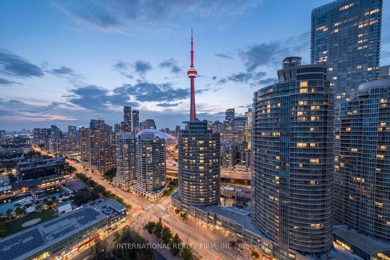 218 Queens Quay W, Unit Ph4 thumbnail 2