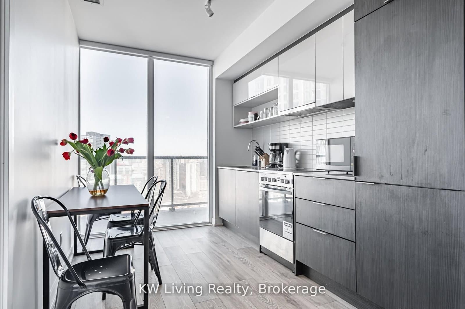 159 Wellesley Street E, Unit 1909 thumbnail 2